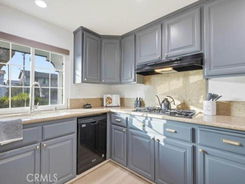 10232 Hialeah , Cypress, CA