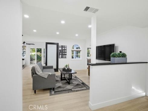 10232 Hialeah , Cypress, CA