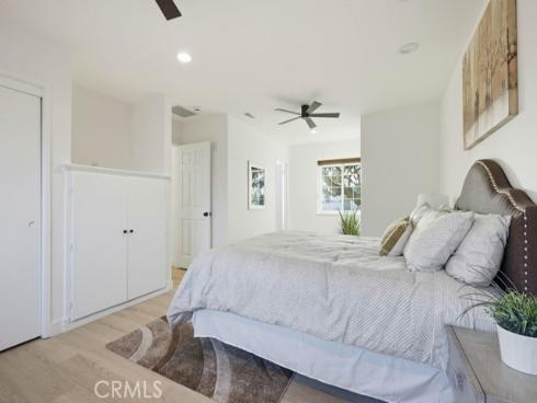 10232 Hialeah , Cypress, CA