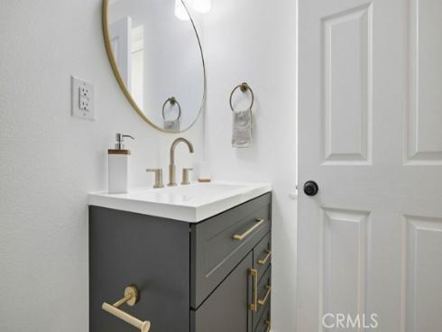 10232 Hialeah , Cypress, CA