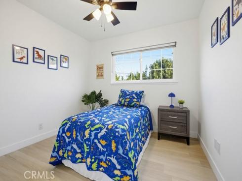 10232 Hialeah , Cypress, CA