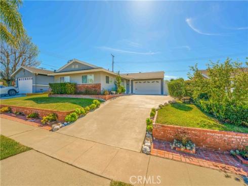 5482  Myra  , Cypress, CA