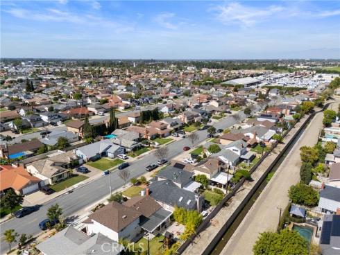 9432  Alderbury  , Cypress, CA