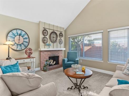 11608  Onyx  , Cypress, CA