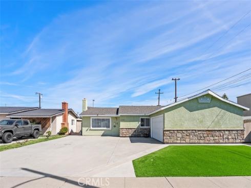 8792  Grindlay  , Cypress, CA
