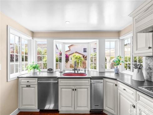 6402 Cantiles Avenue, Cypress, CA
