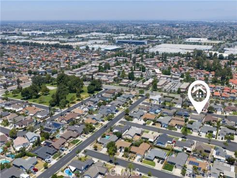 6692 Kiwi Cir , Cypress, CA