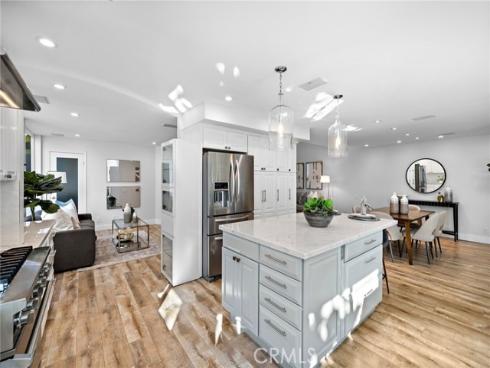 27 Palm Beach Court , Dana Point, CA