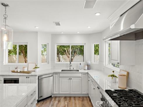 27 Palm Beach Court , Dana Point, CA