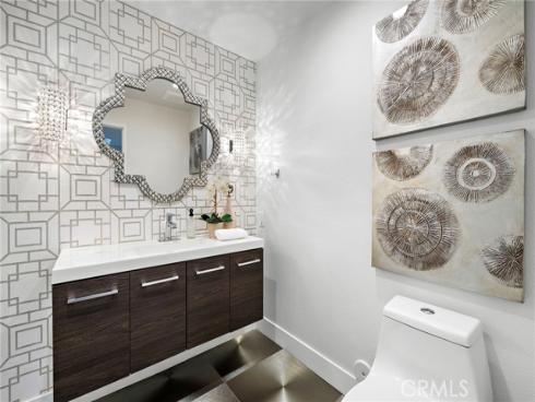 27 Palm Beach Court , Dana Point, CA