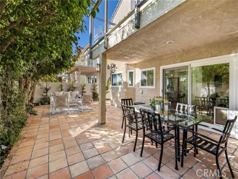 27 Palm Beach Court , Dana Point, CA