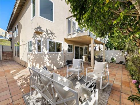 27 Palm Beach Court , Dana Point, CA