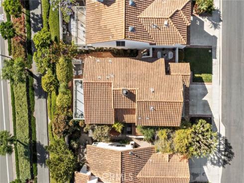 27 Palm Beach Court , Dana Point, CA
