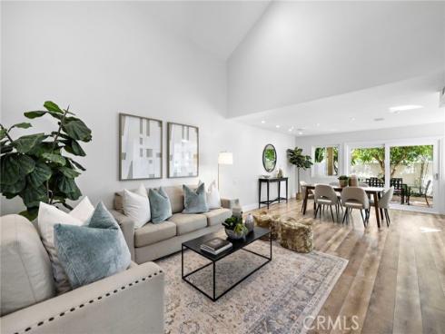 27 Palm Beach Court , Dana Point, CA
