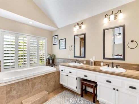 16  Saint John  , Dana Point, CA