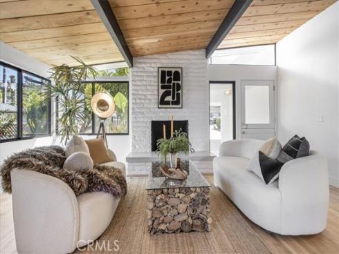 34431 Calle Naranja
