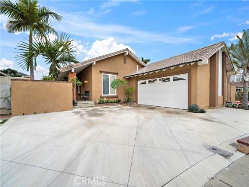 17349 Los Amigos Circle , Fountain Valley, CA