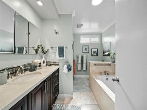 17384 Oak Street, Fountain Valley, CA