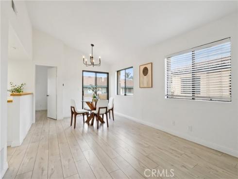 17333  Brookhurst  F2  Street, Fountain Valley, CA