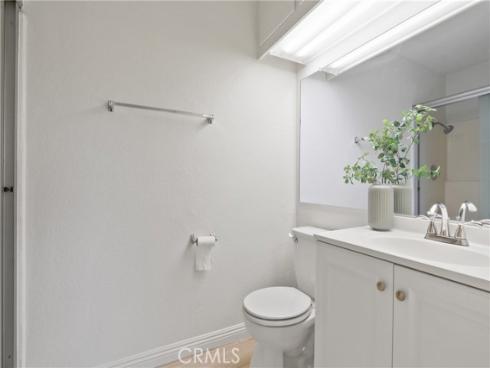 17333  Brookhurst  F2  Street, Fountain Valley, CA