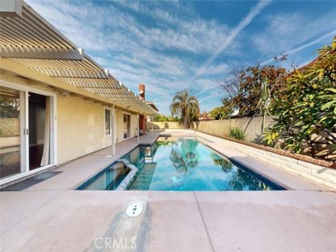 16326 Mount Baden Powell , Fountain Valley, CA