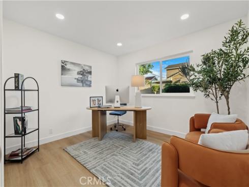 10276 Falcon , Fountain Valley, CA