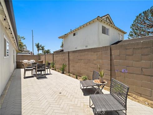 8741 La Roca Avenue, Fountain Valley, CA