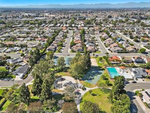 10297  Bunting  , Fountain Valley, CA