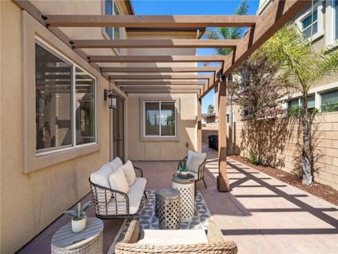 9042 Lemongrass Court, Fountain Valley, CA
