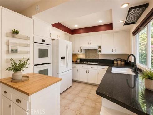17110 Los Robles , Fountain Valley, CA