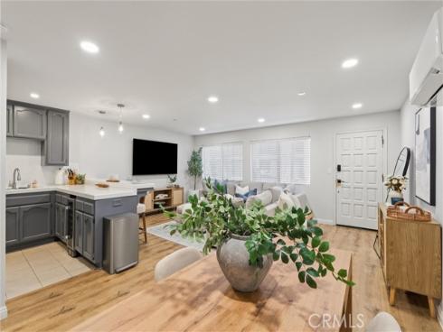 17200 Newhope 204 , Fountain Valley, CA