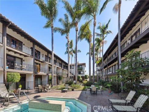17200 Newhope 204 , Fountain Valley, CA