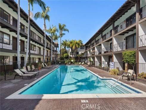 17200 Newhope 204 , Fountain Valley, CA