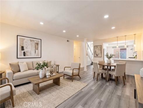 10803 Los Jardines , Fountain Valley, CA