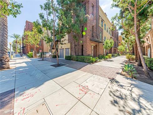 309  Metro   Court, Fullerton, CA