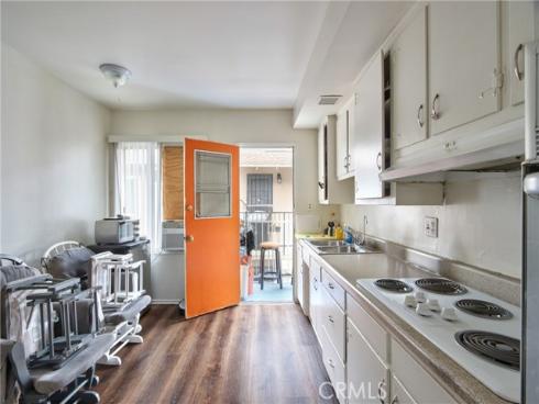 230 W Knepp Avenue, Fullerton, CA