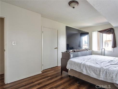 230 W Knepp Avenue, Fullerton, CA