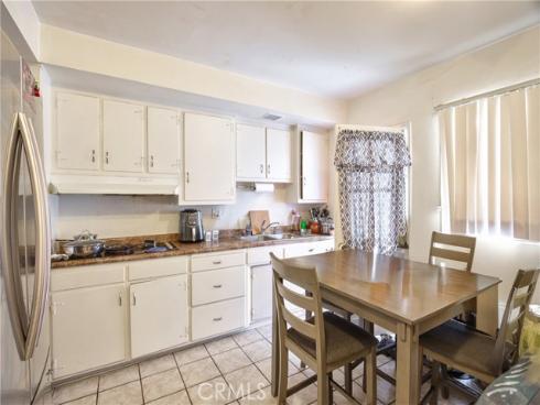 230 W Knepp Avenue, Fullerton, CA