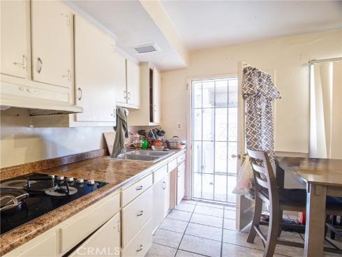 230 W Knepp Avenue, Fullerton, CA