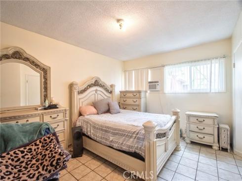 230 W Knepp Avenue, Fullerton, CA