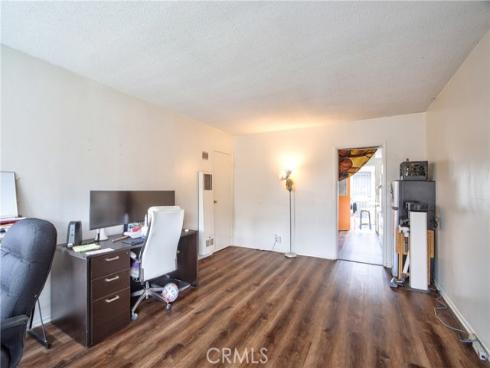 230 W Knepp Avenue, Fullerton, CA