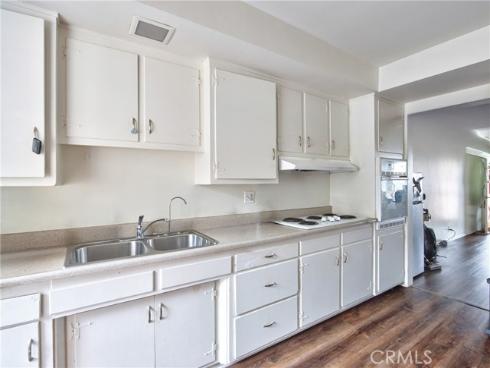 230 W Knepp Avenue, Fullerton, CA