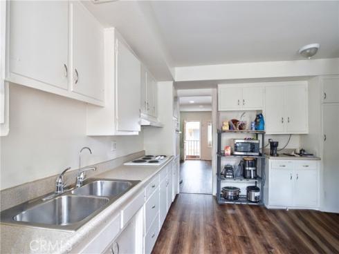 230 W Knepp Avenue, Fullerton, CA