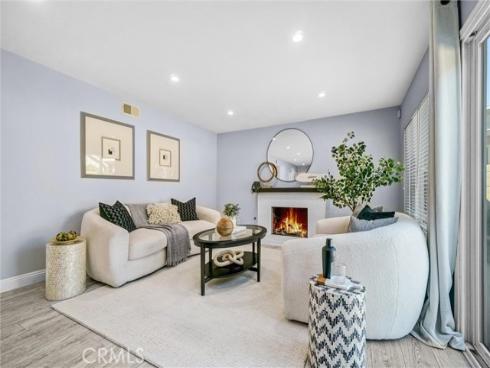 2000  Camino Centroloma  , Fullerton, CA