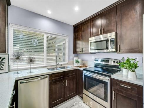 2000  Camino Centroloma  , Fullerton, CA