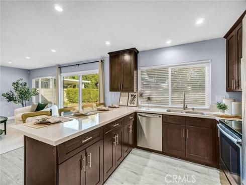 2000  Camino Centroloma  , Fullerton, CA