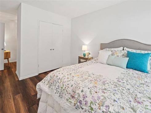 1360  Shadow  G  Lane, Fullerton, CA