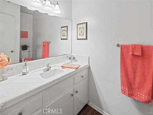 1360  Shadow  G  Lane, Fullerton, CA