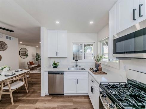 1718 E Commonwealth Ave 102 , Fullerton, CA