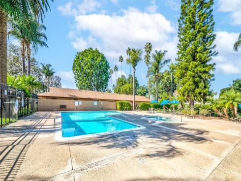 1718 E Commonwealth Ave 102 , Fullerton, CA